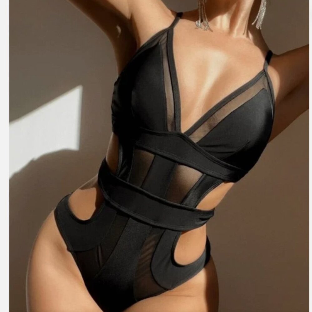 Women's Swimsuit Swim Contrast Mesh Cut-out One Piece Swimsuit Size M